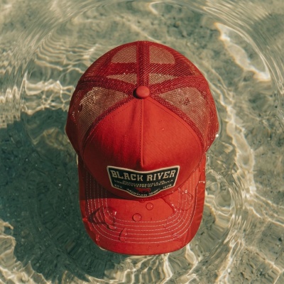 Lippis - Black River Foundry Trucker (punainen)