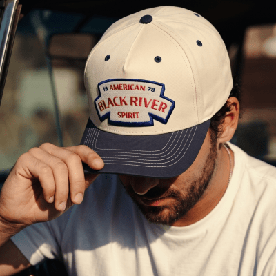 Lippis - Black River Nashville Cotton Snapback (luonnonvalkoinen/tummansininen)