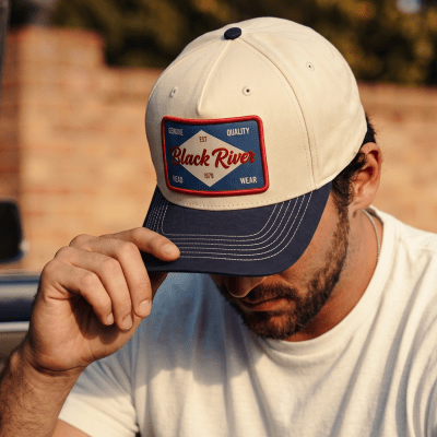 Lippis - Black River Atlanta Cotton Snapback (luonnonvalkoinen/tummansininen)