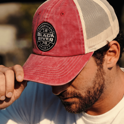 Lippis - Black River Knoxville Washed Trucker (punainen/kermanvärinen)
