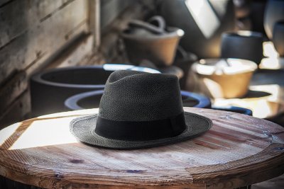 Hatut - Gårda Japon Panama (musta)