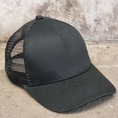 Lippis - Gårda Johnson Basic Trucker (musta)