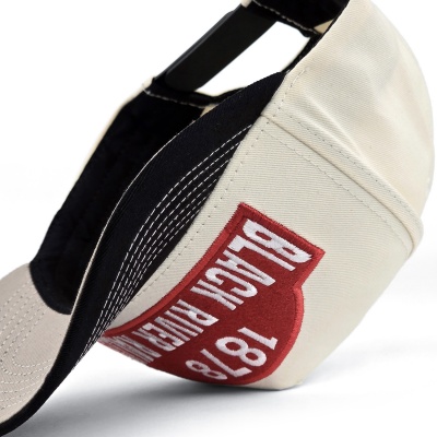 Lippis - Black River Louisville Cotton Snapback (luonnonvalkoinen/musta)