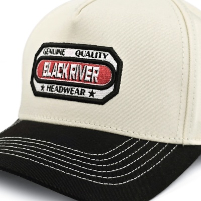 Lippis - Black River Richmond Cotton Snapback (luonnonvalkoinen/musta)