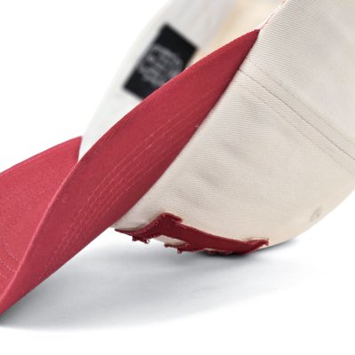 Lippis - Gårda Letter Cap 'E' (valkoinen/punainen)