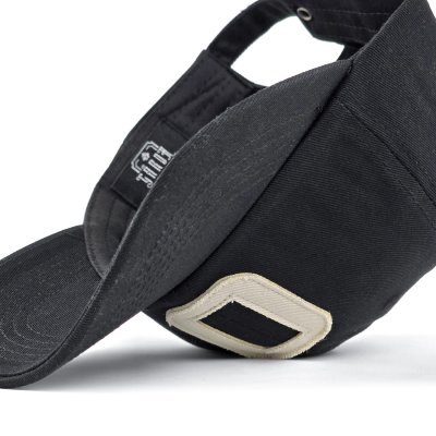 Lippis - Gårda Letter Cap 'O' (musta/valkoinen)