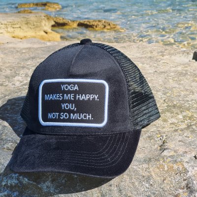 Lippis - Gårda Velvet Trucker Yoga (musta)