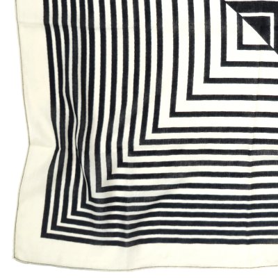 Huivi - Gårda Tabriz Satin Scarf (musta/kerma)